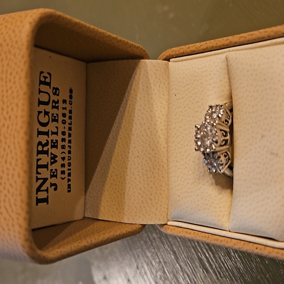 Diamond Engagement Ring. Size 5 - Picture 2 of 3